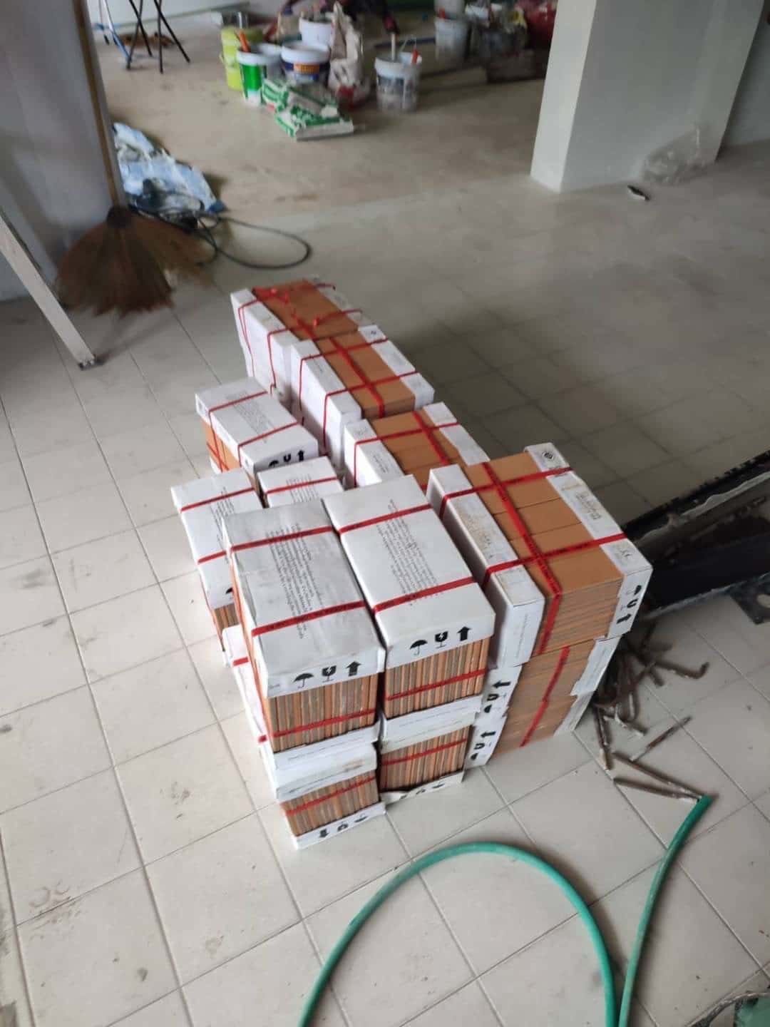 กระเบื้องดินเผา 6×24 สีคาปูชิโน่ หน้างาน เมือง สมุทรปราการ