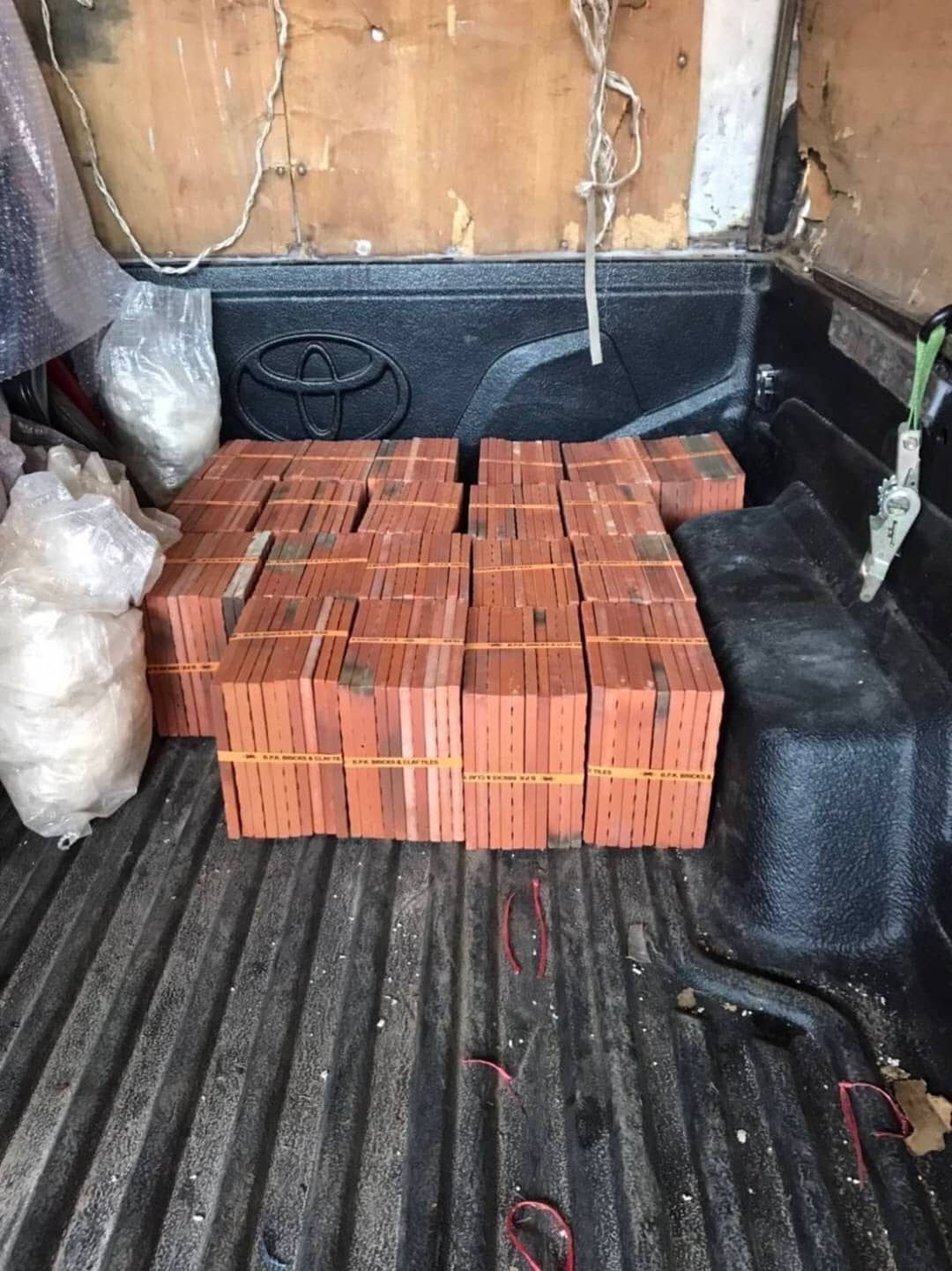 กระเบื้องดินเผา 8x8 หน้างาน ปากช่อง นครราชสีมา